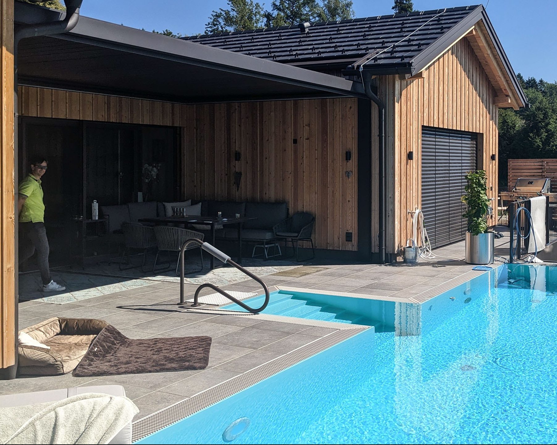 Lamellendach Pool